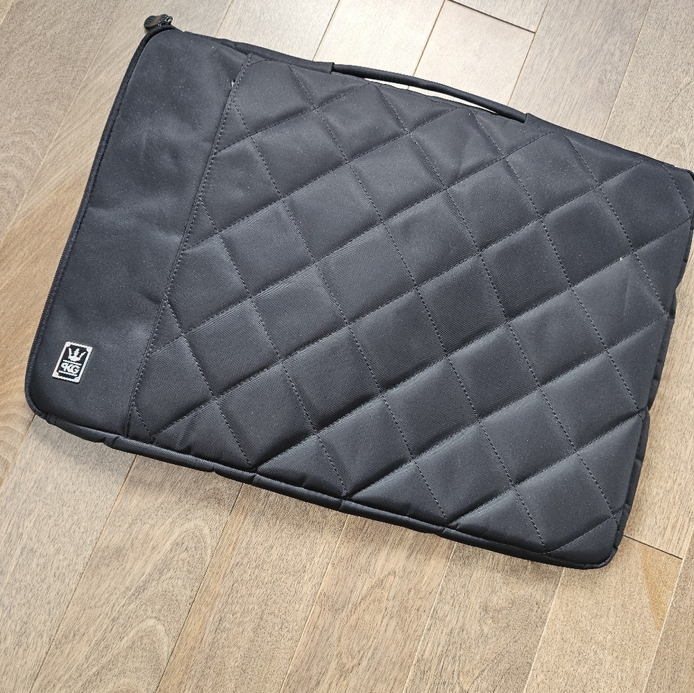 PKG laptop sleeve 16'